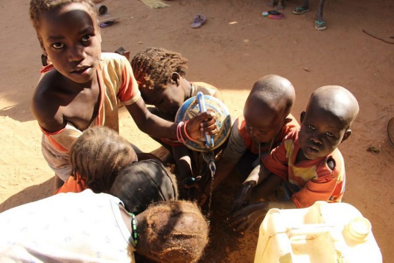 ACNUR alerta sobre los riesgos que afrontan los niños refugiados
