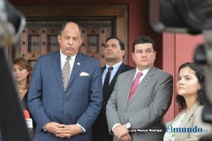 Cid Gallup: Luis Guillermo Solís es el segundo peor presidente de Centroamérica