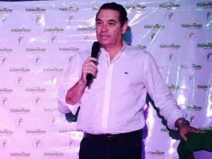 Alcaldes impulsan posible precandidatura presidencial de Roberto Thompson
