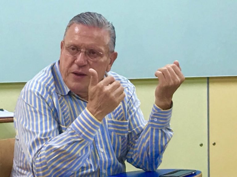 Rolando Araya inicia formación de partido que lo llevaría a la Asamblea Legislativa