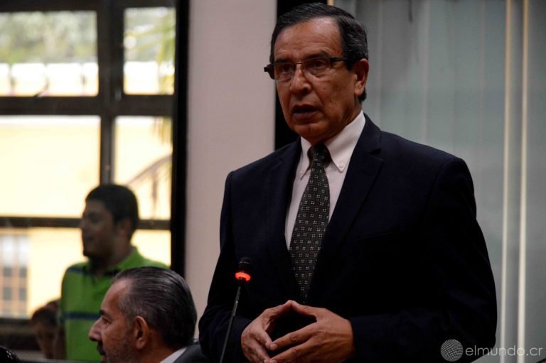 González: No existe base legal para impedir las elecciones internas del PLN