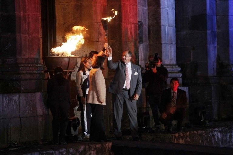 Gobierno intenta aplacar enojo de cartagineses con rendición de cuentas