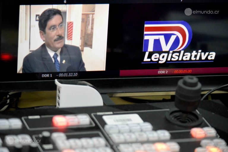 ICE niega que vaya a alquilar frecuencia FM para transmitir sesiones de los diputados