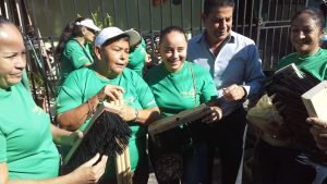 Mujeres de León XIII participaron en la limpieza de su comunidad