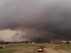 Sureste de EEUU se recupera luego de tornados que provocaron 15 muertos