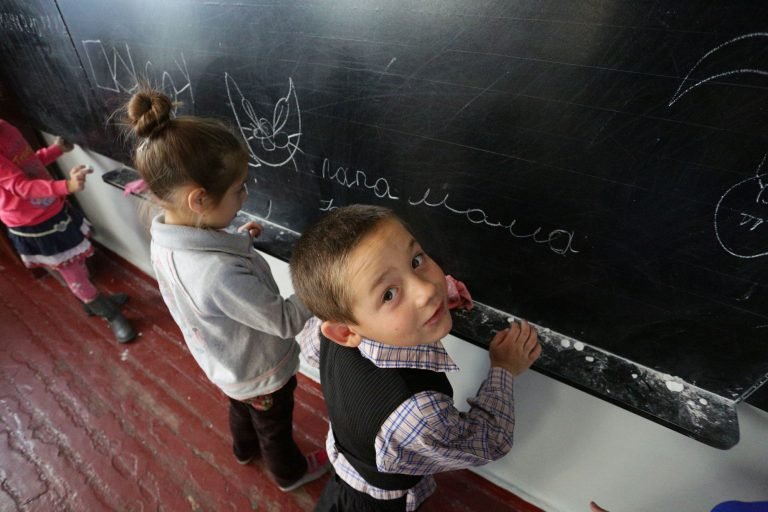 UNICEF denuncia el bombardeo indiscriminado de escuelas en el este de Ucrania