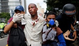 Un muerto y varios heridos en “plantón” contra Maduro