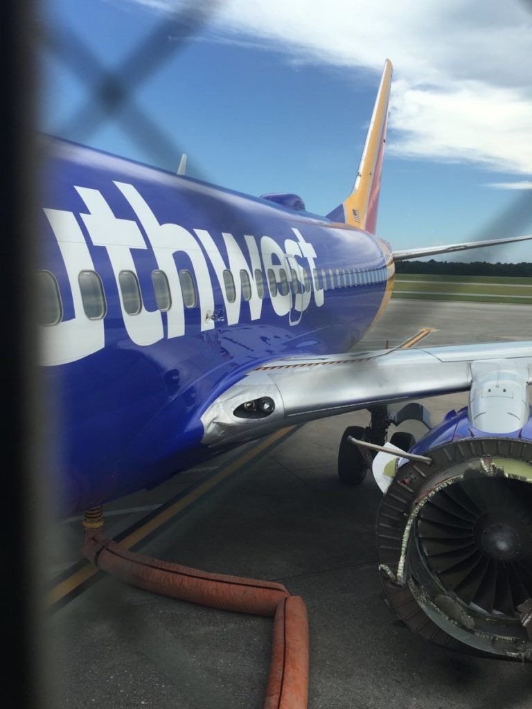 Avión de Southwest perdió parte del motor en pleno vuelo