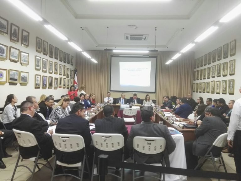 PLN y PUSC cambian de opinión y aprueban proyecto que asesta duro golpe a finanzas públicas