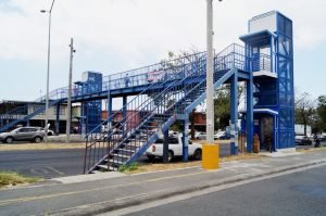 Entran en funcionamiento elevadores de puente peatonal en Sabana este y Hatillo 5