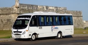 Ministro modificará decreto sobre antigüedad de los vehículos de transporte turístico