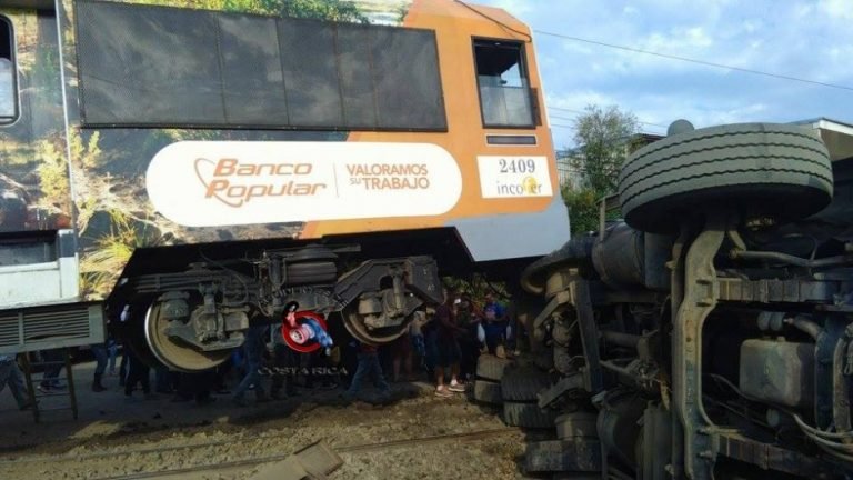 Proponen que conductores que choquen contra el tren pierdan la licencia