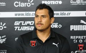 Alajuelense desvinculó al brasileño Leandro Da Silva aduciendo que no pasó pruebas físicas