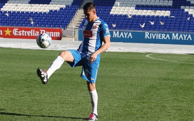 Óscar Duarte ya toca balón con el Espanyol