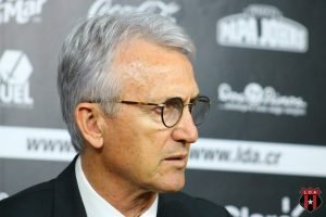 Benito Floro: “Un hábito no se corrige rápidamente, se corrige con paciencia”