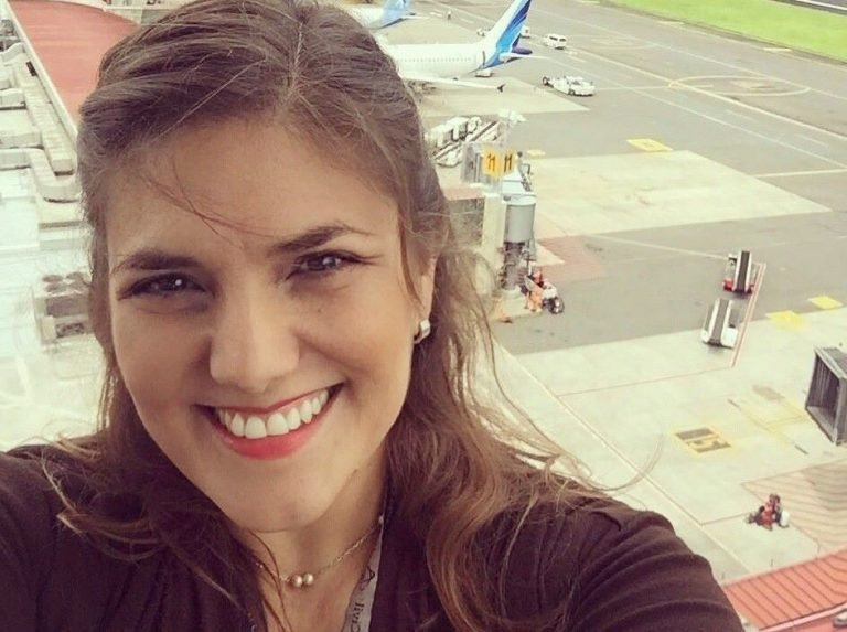 Renuncia subdirectora de Aviación Civil