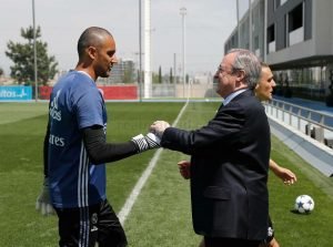 ¡Florentino! ¿Cómo le dirás a Keylor que ya no lo quieres en su equipo?