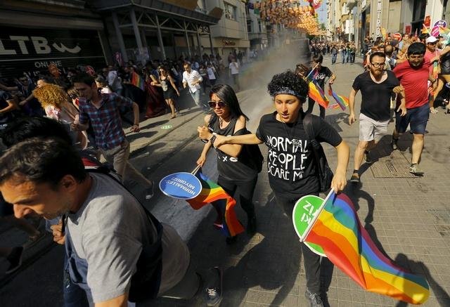 Autoridades de Turquía prohíben marcha del orgullo gay en Estambul