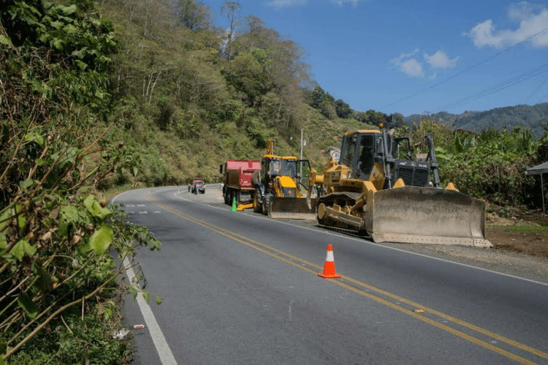 Gobierno trabaja en ampliación de ruta Interamericana sur en seis tramos