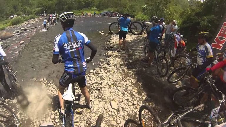 Tradicional Vuelta al Arenal sigue siendo un éxito