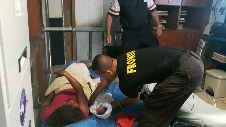 Policía fronteriza atiende parto en Sarapiquí