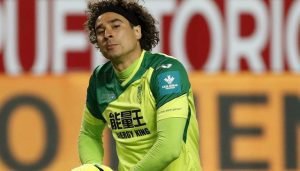 Ochoa suma otro descenso en su carrera, esta vez con el Granada FC en España