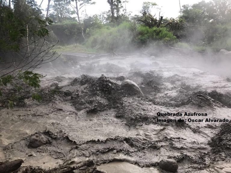 Nueva erupción del Volcán Rincón de la Vieja causa lahares en flanco norte del coloso