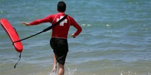 Proponen crear el Cuerpo Nacional de Salvavidas