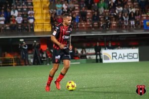 La Liga se desvanece, y pierde en su casa contra Belén