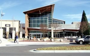 Sospechoso muere en tiroteo en centro comercial repleto en Estados Unidos