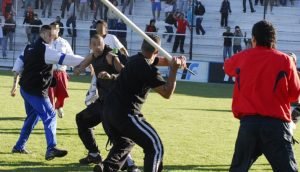 Proyecto de Ley plantea endurecer castigos por racismo y violencia en el deporte