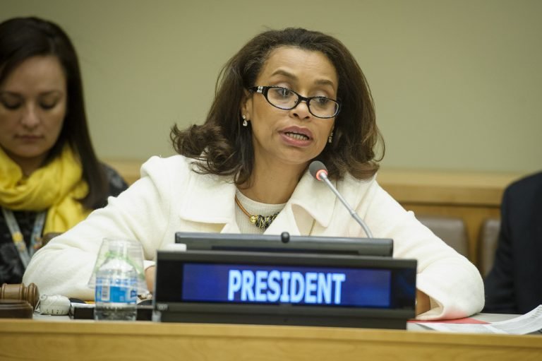 Con el liderazgo de Costa Rica, ONU aprueba tratado que prohíbe las armas nucleares