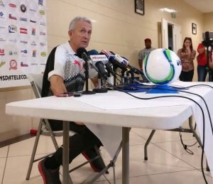 Benito Floro: “Patrick es un porterazo, es un buen líder y debe jugar hasta estando cojo”