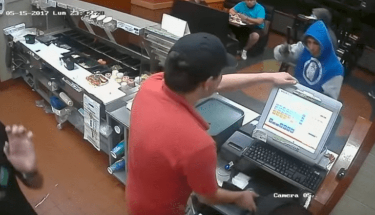 ¿Los reconoce? Se buscan por violento asalto en Sabanilla