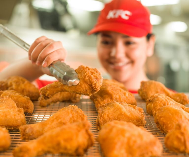 KFC abre 50 nuevas plazas en Coronado y Sabanilla