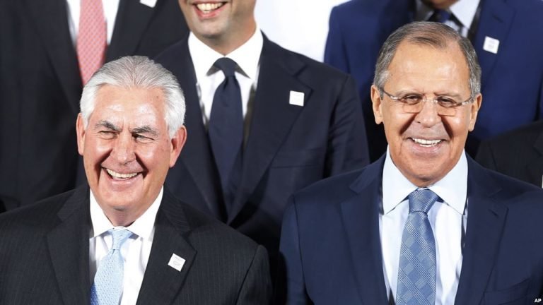 Estados Unidos y Rusia acuerdan poner un alto al fuego en el sur de Siria