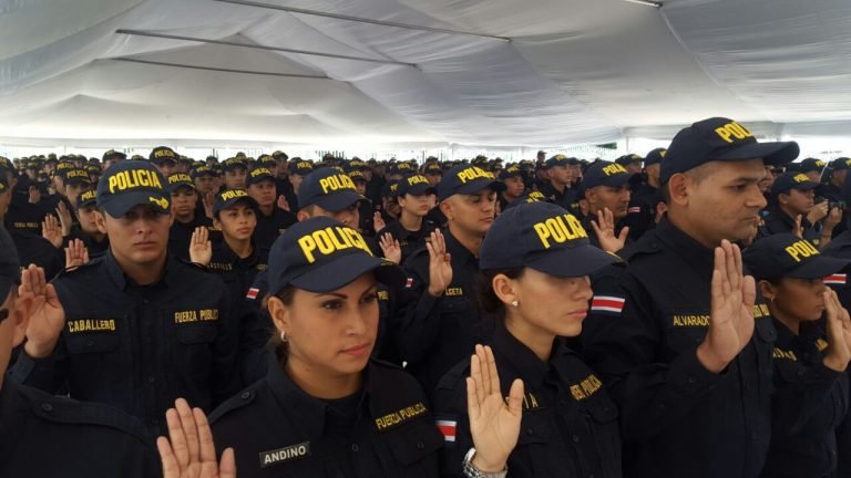 251 policías recién graduados salen a cuidar las calles de Costa Rica