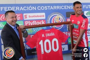 Michael Umaña llega a los 100 partidos con La Sele