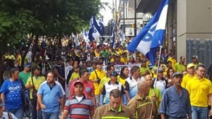 Sindicatos salen una vez más a la calle contra aumento en cotización del IVM