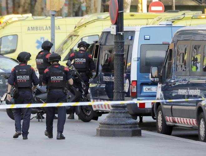 Fuerza policial deja 4 muertos en Cambrils controlando posible réplica de atentado en Barcelona