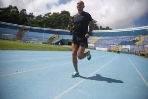 Amado García, de “loco” sin rumbo a la esperanza de Guatemala en el Mundial de Atletismo