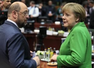 Líder de SPD Schulz duda de la reedición de gran coalición con Merkel