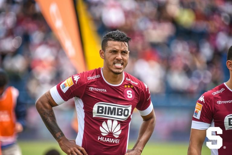 Limón FC fue superior y derrotó 3-1 a Saprissa