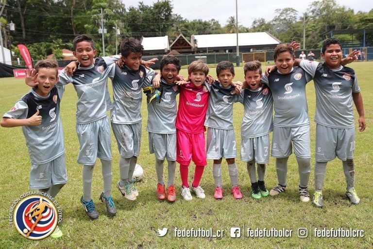 Treinta niños inician torneo que los podría llevar a Barcelona