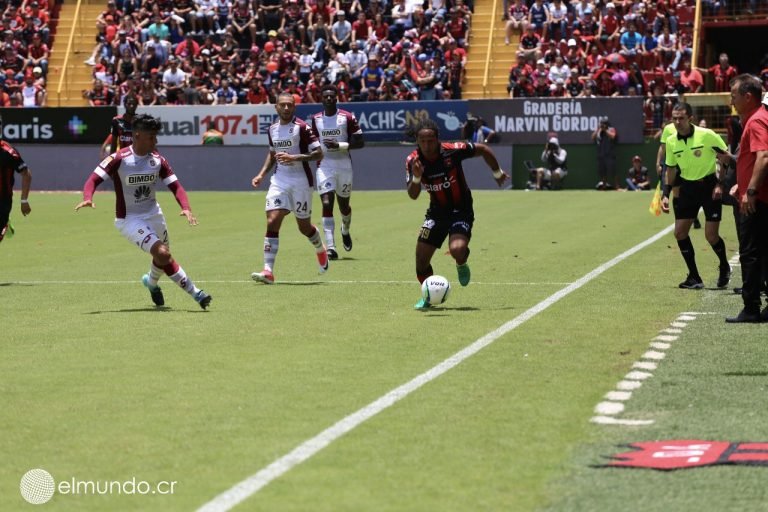 EN FOTOS: El primer clásico de la temporada dejó grandes imágenes
