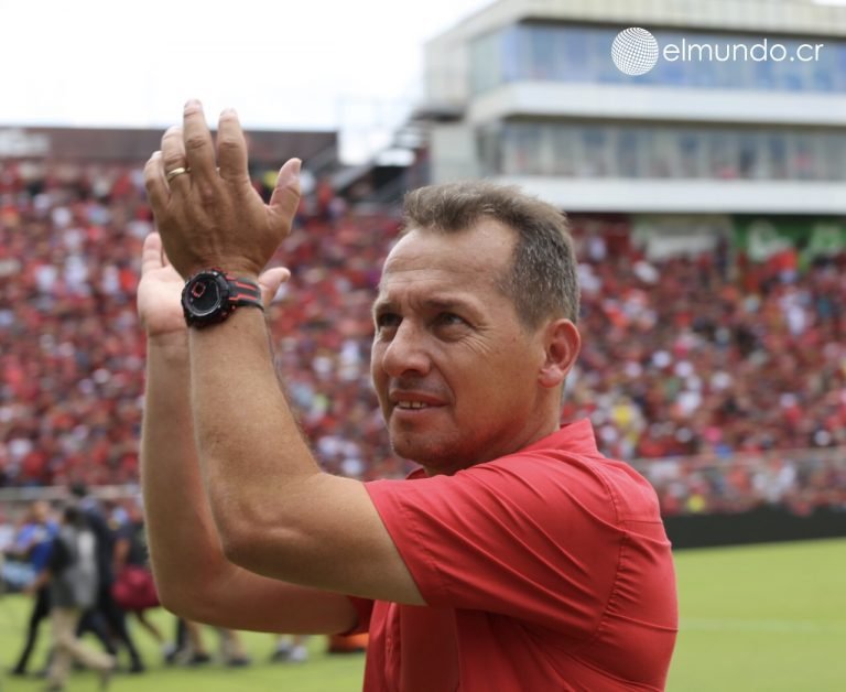 Alajuelense: Wílmer López recibirá un enorme regalo de la afición en su próximo homenaje