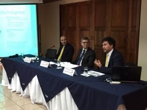 Experto peruano analiza registros civiles  en América Latina