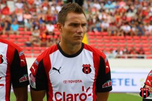 Dos partidos de sanción para Kenner Gutiérrez