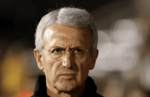 Benito Floro: “Los aficionados que ahora nos gritan pronto se darán cuenta que este equipo viene trabajando con mucha ilusión”