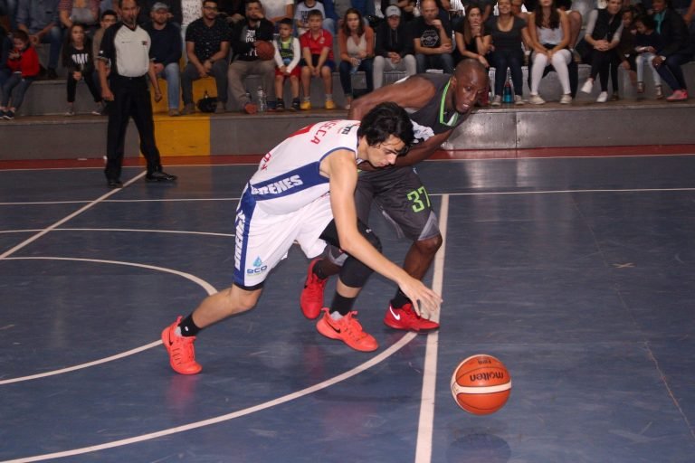 San Ramón y Barva buscarán seguir en la cima del baloncesto tico